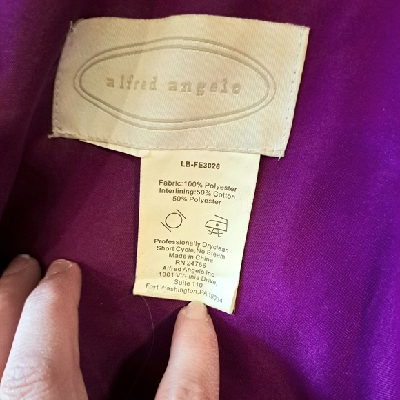 Formal dress - Picture 3 of 3